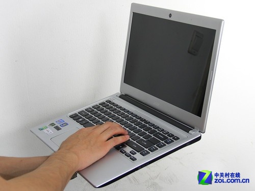 Acer V5-471G月光银 外观图 