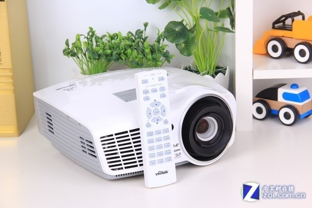 赠3D眼镜 丽讯H1180HD家用投影6999元