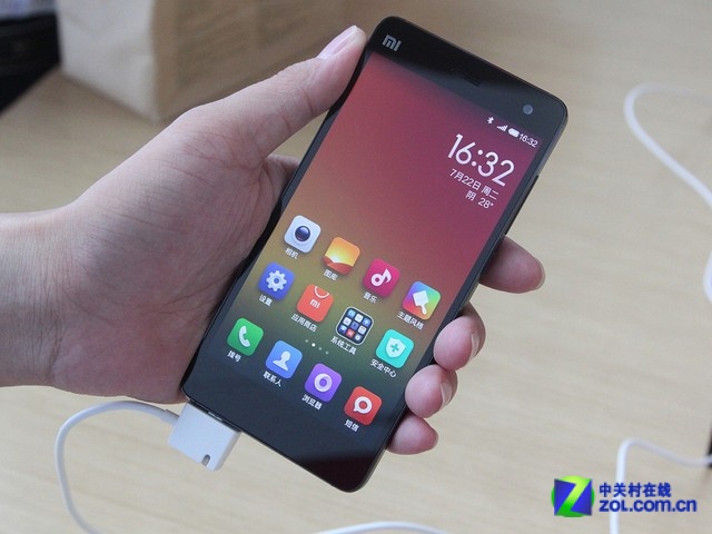 2K级别屏幕 小米手机4商家售价2050元_小米 