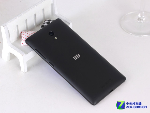 最便宜的2K屏旗舰 双4G版IUNI U3仅售2K 