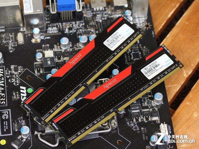 宇瞻 8GB DDR3 1600（黑豹玩家双通道4Gx2） 正面 